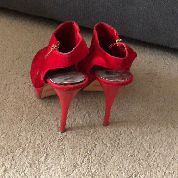 RED OPEN TOE HEEL - Picture 2 of 6